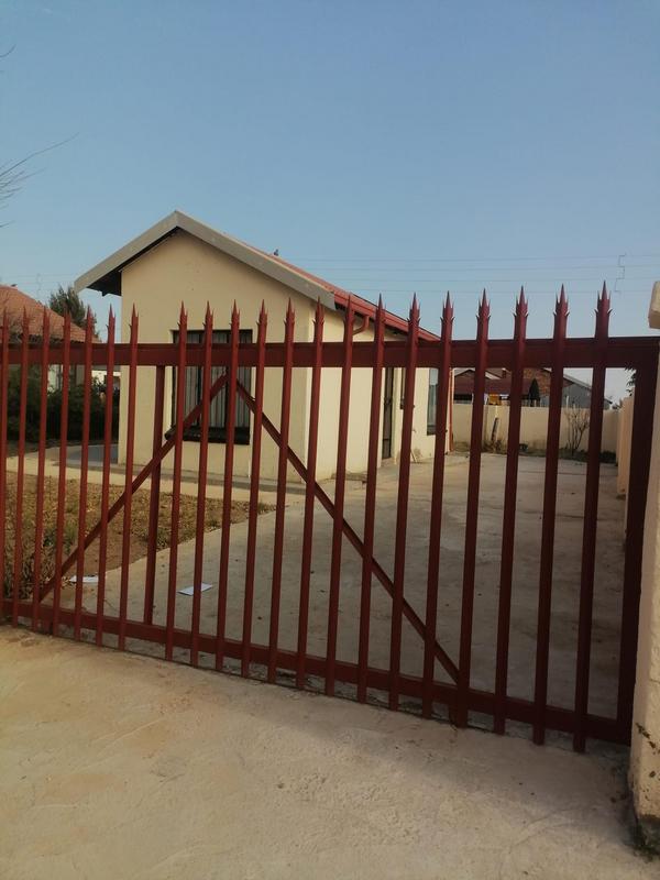 To Let 2 Bedroom Property for Rent in Mmabatho North West